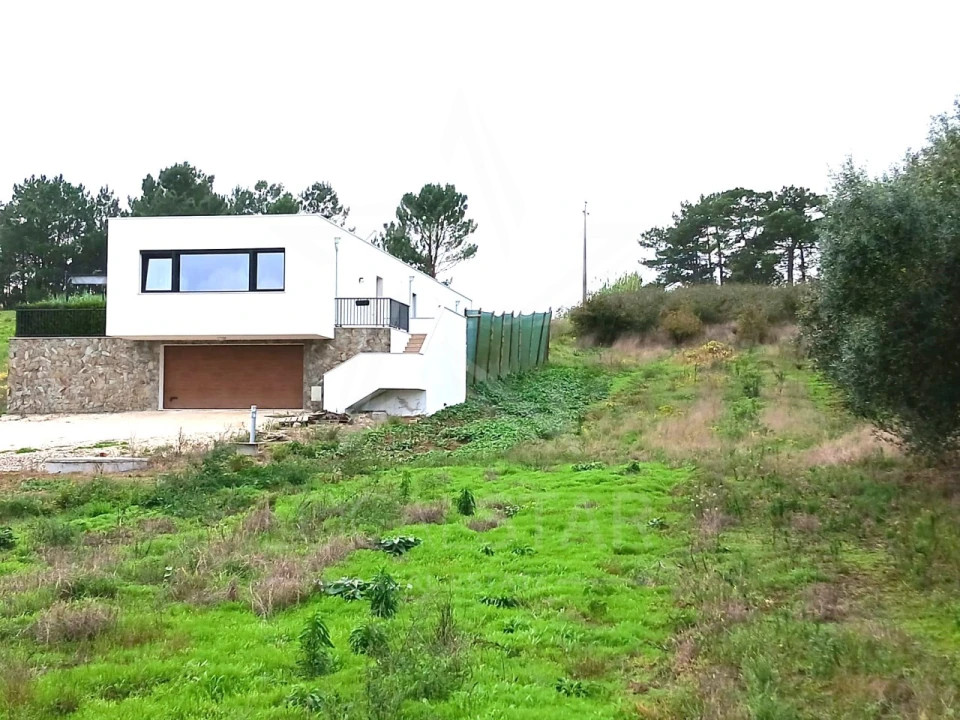 Terreno para Venda em Cela Foto 4