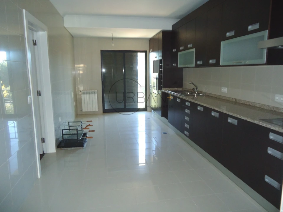 Moradia T3 para Venda em Repeses e São Salvador Foto 1