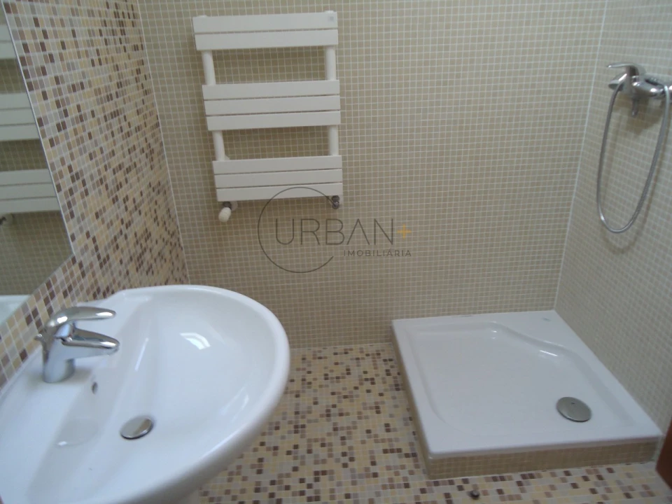 Moradia T3 para Venda em Repeses e São Salvador Foto 7