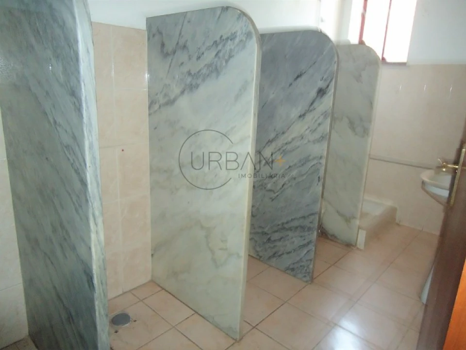 Loja para Venda em Abraveses Foto 13