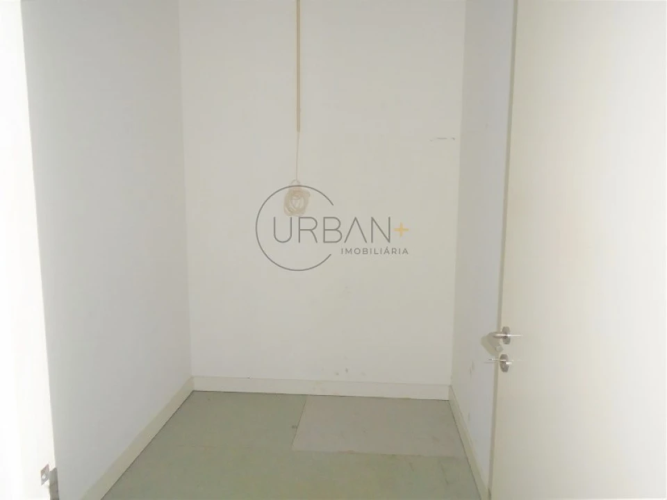 Loja para Arrendamento em Abraveses Foto 5