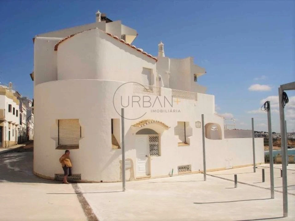 Moradia T4 para Venda em Albufeira e Olhos de Água Foto 1