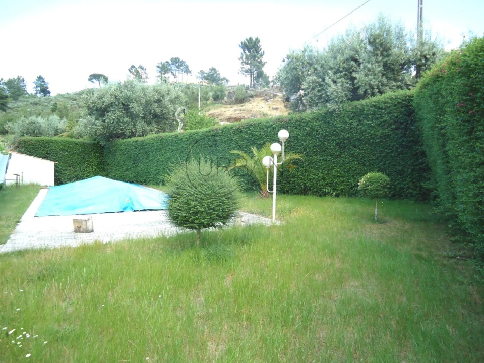 Quinta T6 para Venda em Tavares (Chãs, Várzea e Travanca) Foto 1