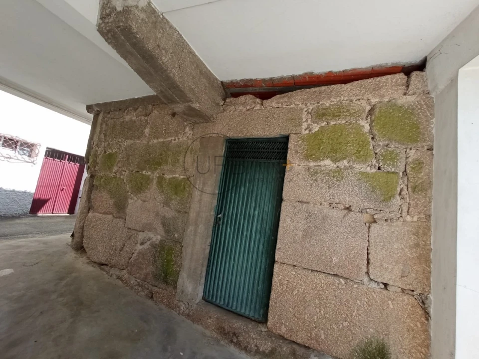Moradia T2 para Venda em São João de Lourosa Foto 14
