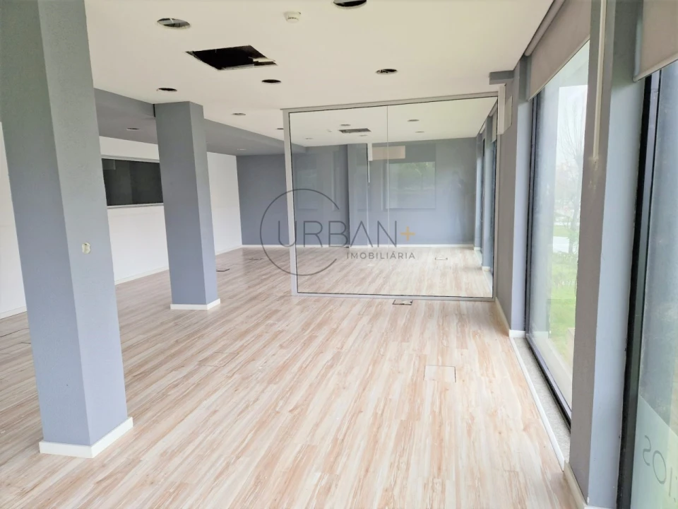 Loja para Arrendamento em Viseu Foto 5