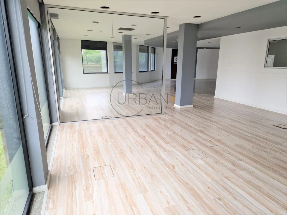 Loja para Arrendamento em Viseu Foto 6