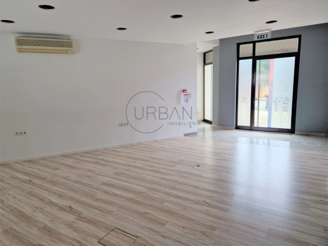 Loja para Arrendamento em Viseu Foto 3