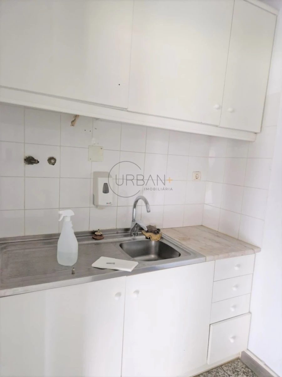 Loja para Arrendamento em Viseu Foto 9