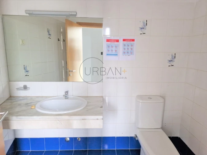 Loja para Arrendamento em Viseu Foto 11