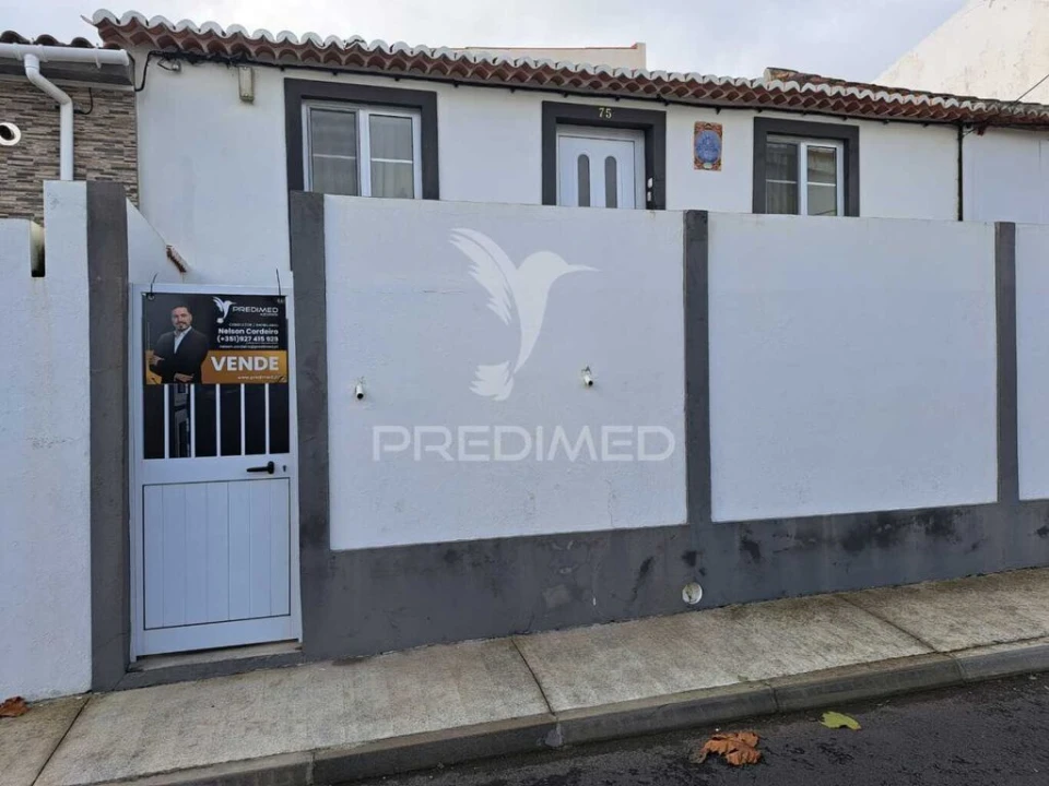 Moradia T3 para Venda em Angra (São Pedro) Foto 1