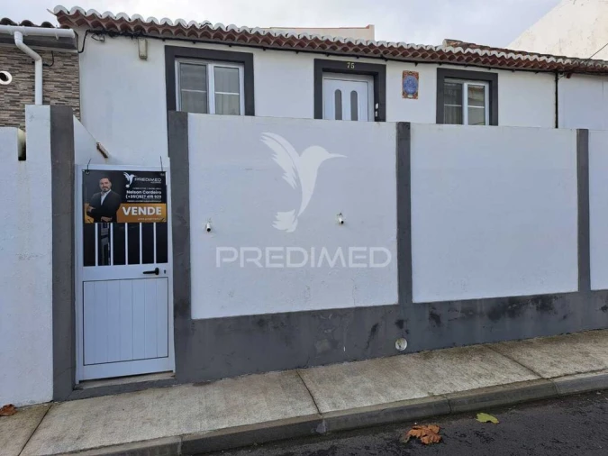 Moradia T3 para Venda em Angra (São Pedro) Foto 1