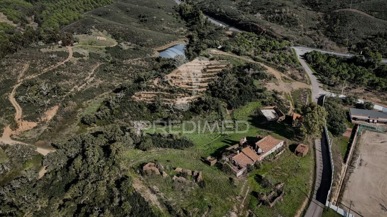 Moradia para Venda em São Marcos da Serra Foto 2