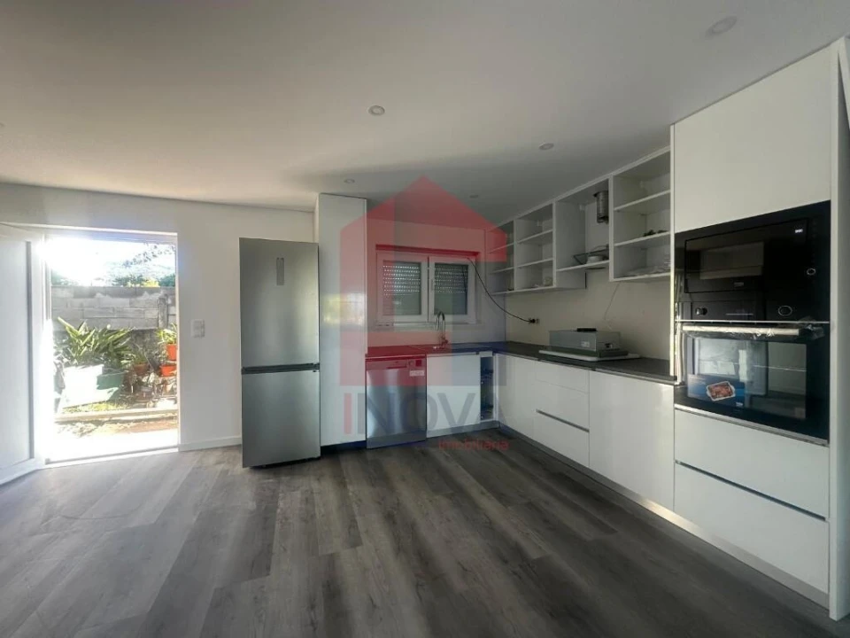 Moradia T5 para Venda em Lomar e Arcos Foto 1