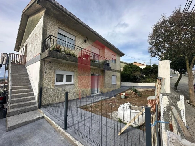 Moradia T5 para Venda em Lomar e Arcos Foto 14