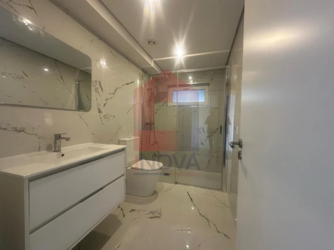 Moradia T5 para Venda em Lomar e Arcos Foto 9