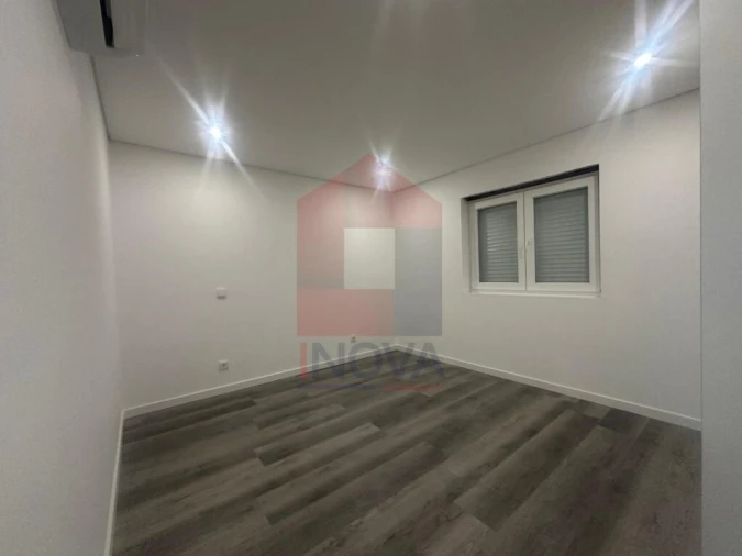 Moradia T5 para Venda em Lomar e Arcos Foto 3