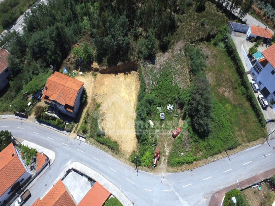 Terreno para Venda em Castanheira de Pêra e Coentral Foto 1