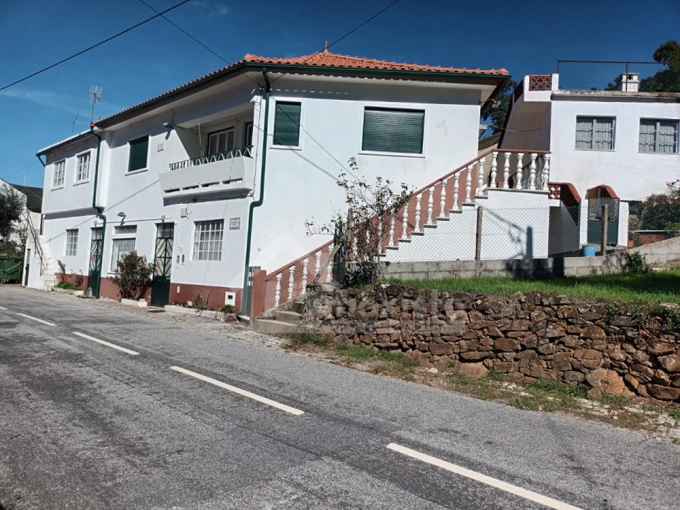 Moradia T3 para Venda em Campelo Foto 1