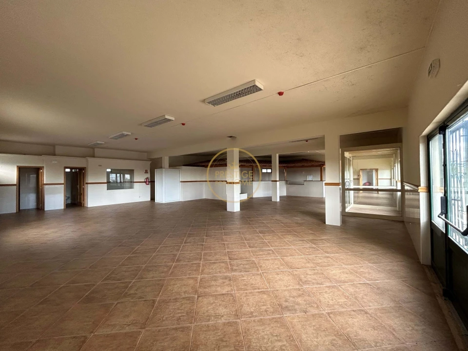 Negócio para Venda em Loule (São Sebastião) Foto 1