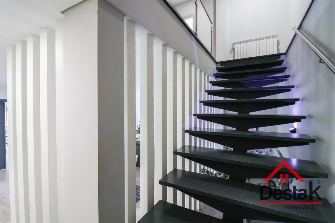 Moradia T4 para Venda em Ferreira de Aves Foto 22