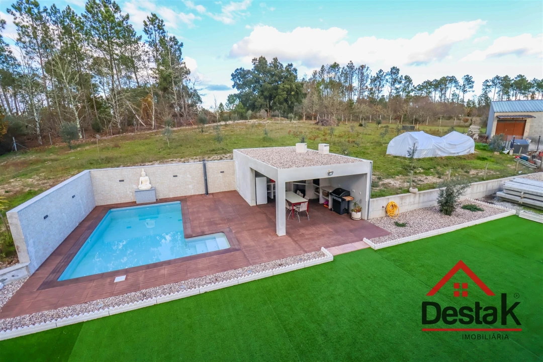 Moradia T4 para Venda em Ferreira de Aves Foto 39