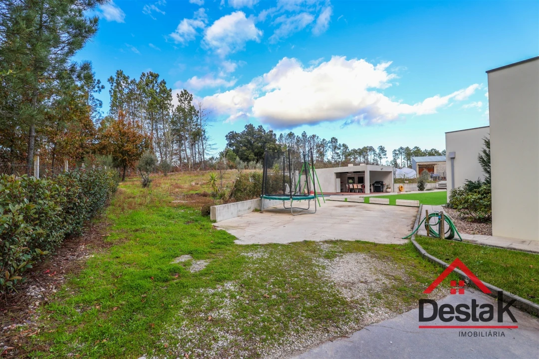 Moradia T4 para Venda em Ferreira de Aves Foto 56