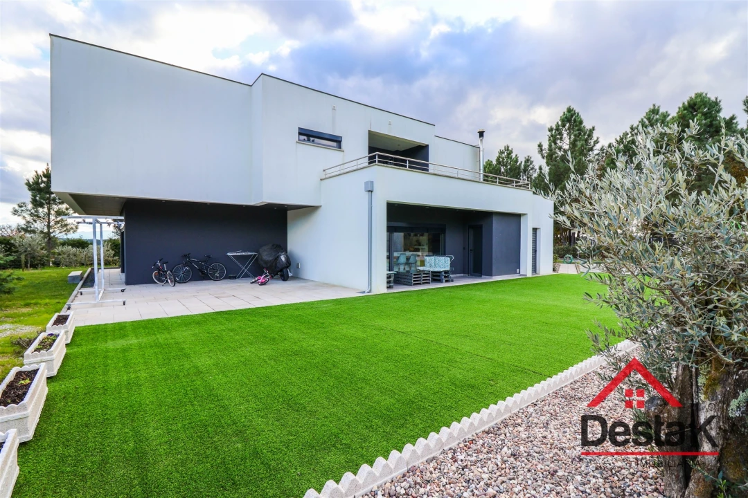 Moradia T4 para Venda em Ferreira de Aves Foto 48