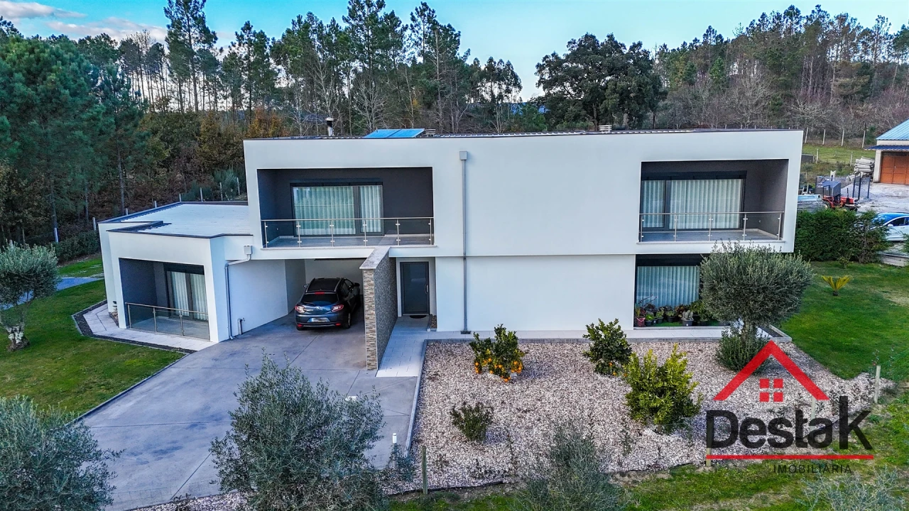 Moradia T4 para Venda em Ferreira de Aves Foto 51