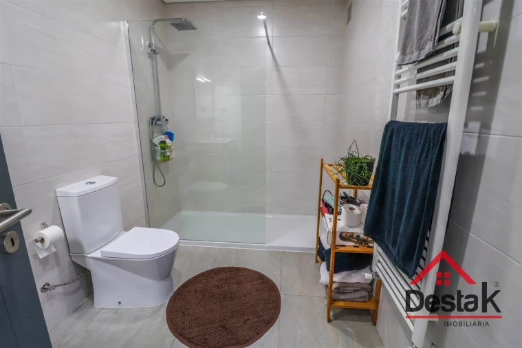 Moradia T4 para Venda em Ferreira de Aves Foto 21