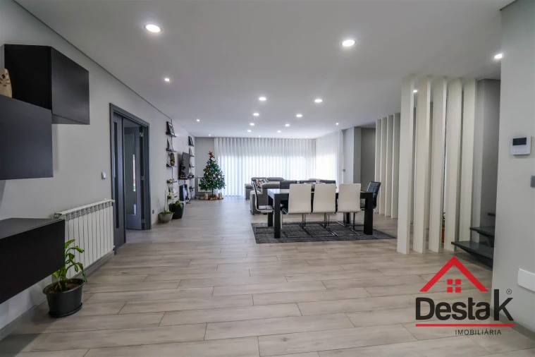 Moradia T4 para Venda em Ferreira de Aves Foto 14