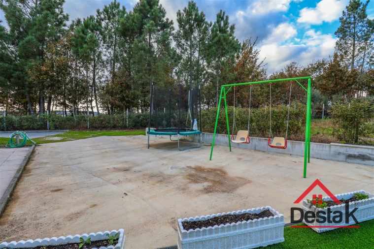 Moradia T4 para Venda em Ferreira de Aves Foto 43