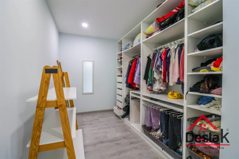 Moradia T4 para Venda em Ferreira de Aves Foto 35