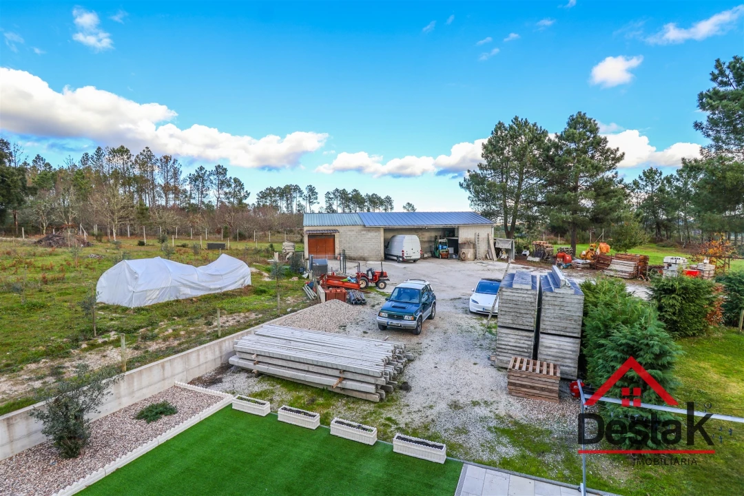 Moradia T4 para Venda em Ferreira de Aves Foto 77