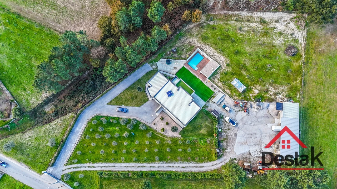 Moradia T4 para Venda em Ferreira de Aves Foto 73