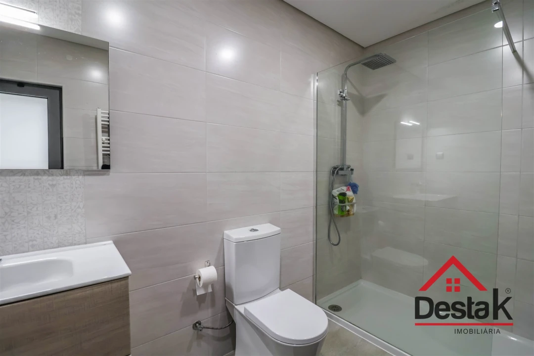 Moradia T4 para Venda em Ferreira de Aves Foto 20