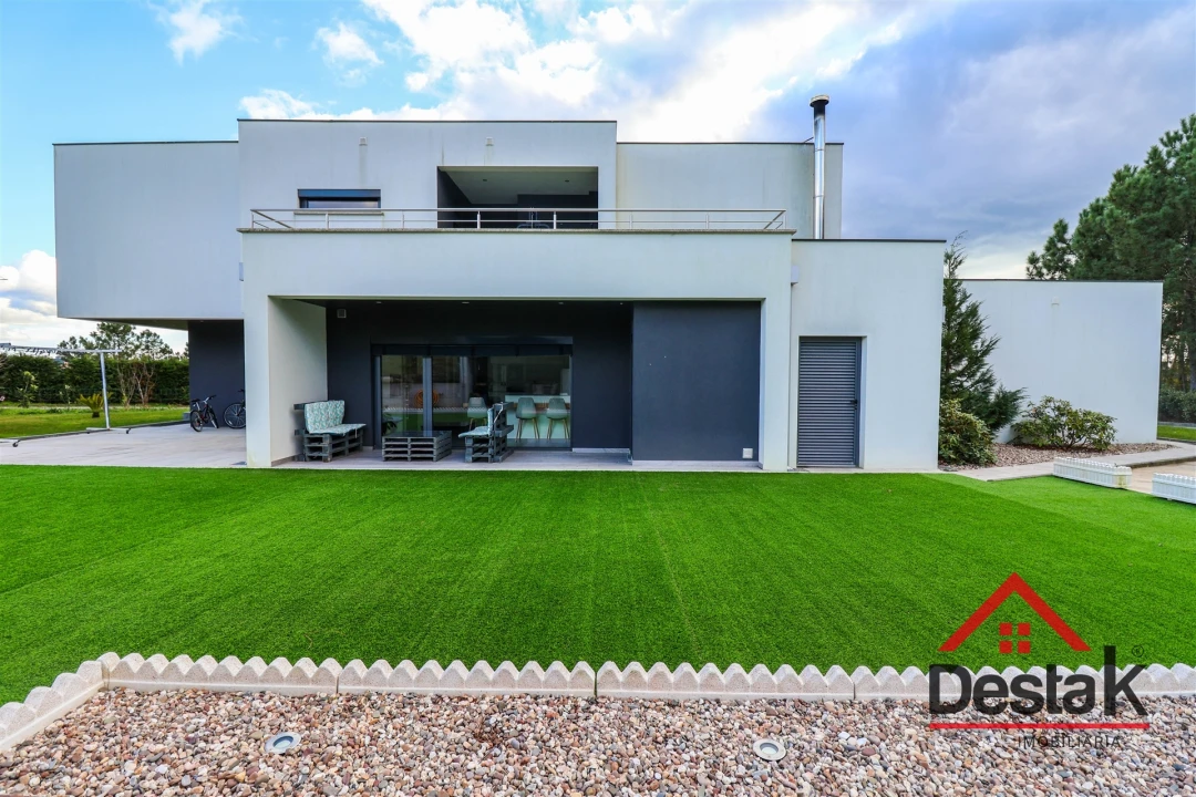 Moradia T4 para Venda em Ferreira de Aves Foto 46