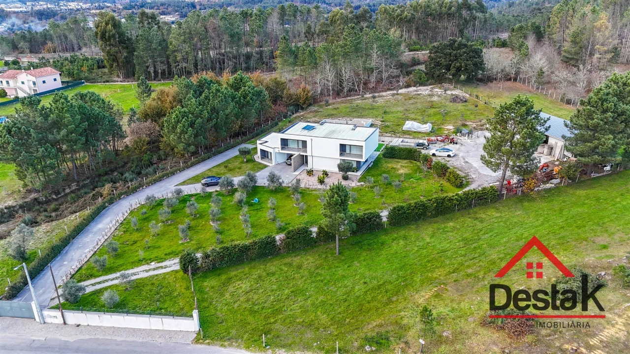 Moradia T4 para Venda em Ferreira de Aves Foto 63