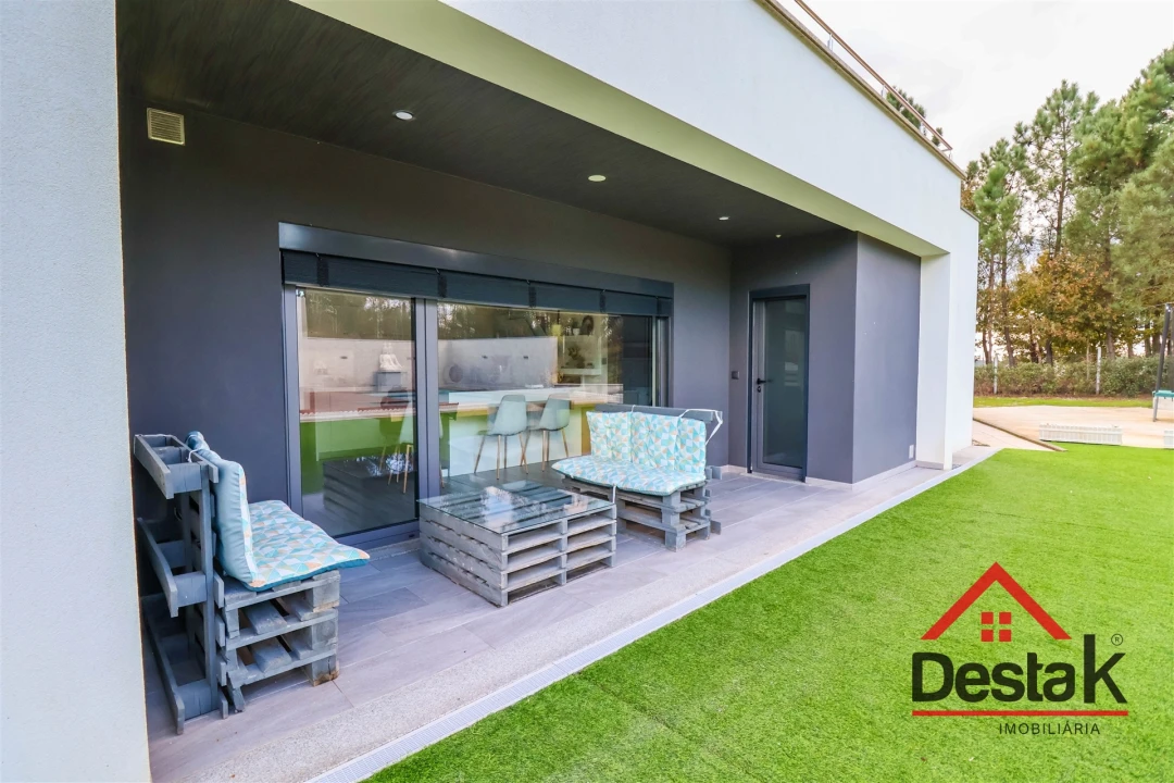 Moradia T4 para Venda em Ferreira de Aves Foto 60