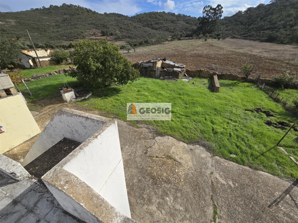 Moradia T3 para Venda em Ameixial Foto 17