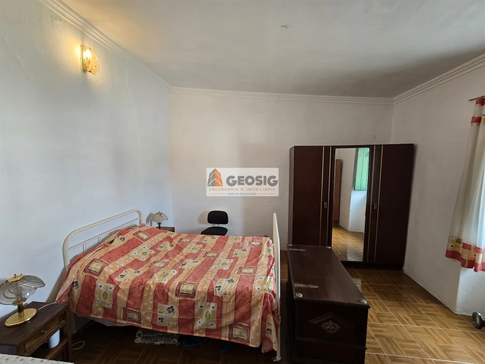 Moradia T3 para Venda em Ameixial Foto 10