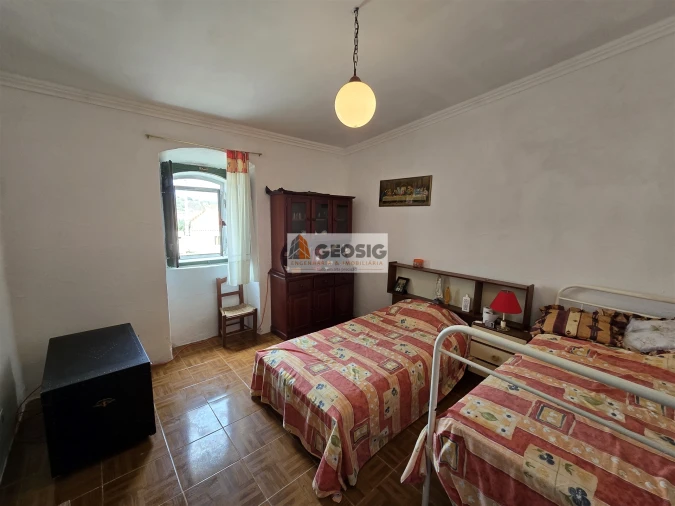 Moradia T3 para Venda em Ameixial Foto 9