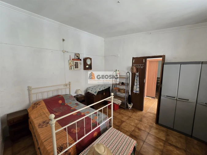 Moradia T3 para Venda em Ameixial Foto 7