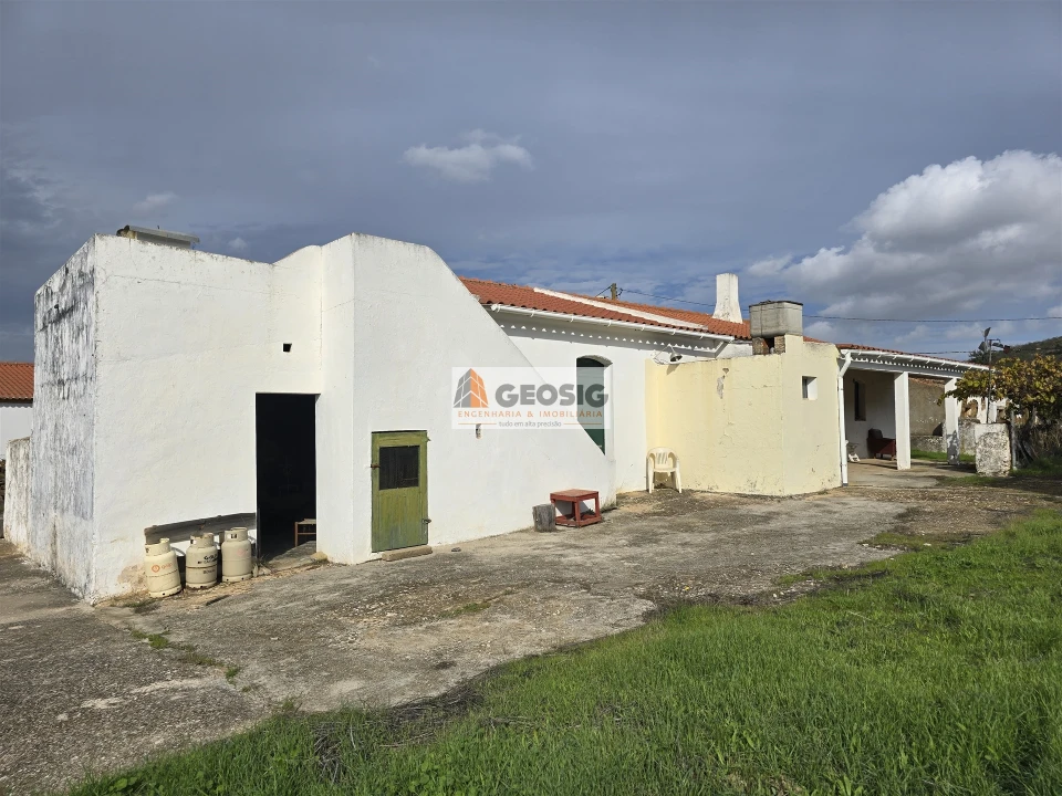 Moradia T3 para Venda em Ameixial Foto 14