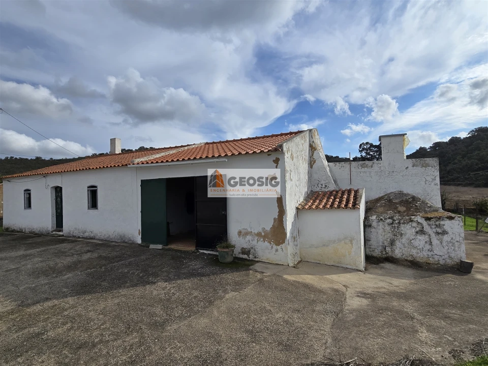 Moradia T3 para Venda em Ameixial Foto 1