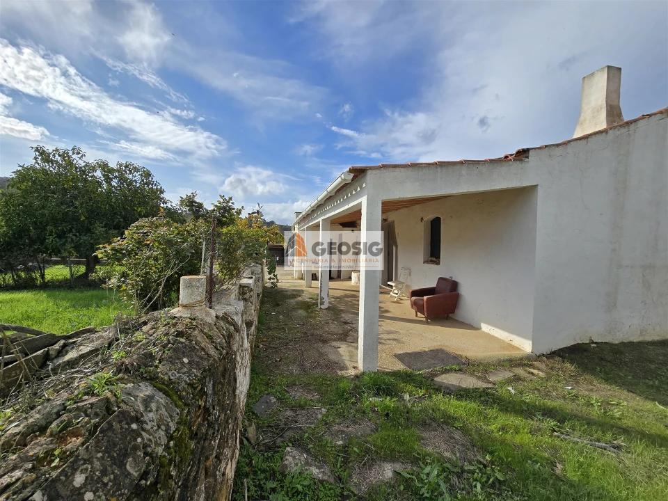 Moradia T3 para Venda em Ameixial Foto 3