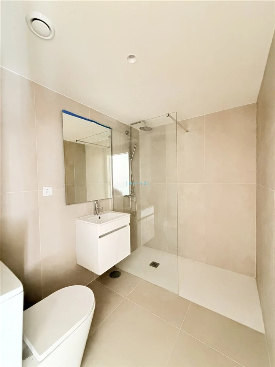 Apartamento T0 para Venda em Paranhos Foto 10