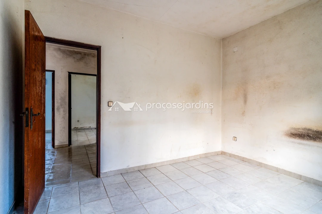 Moradia T3 para Venda em Rio de Couros e Casal dos Bernardos Foto 7