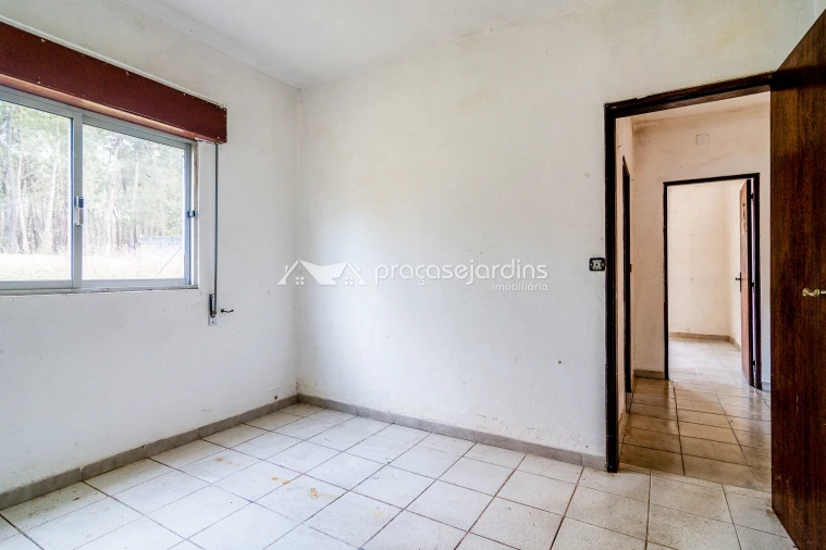 Moradia T3 para Venda em Rio de Couros e Casal dos Bernardos Foto 9