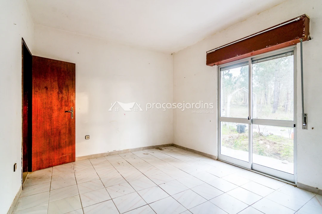 Moradia T3 para Venda em Rio de Couros e Casal dos Bernardos Foto 15
