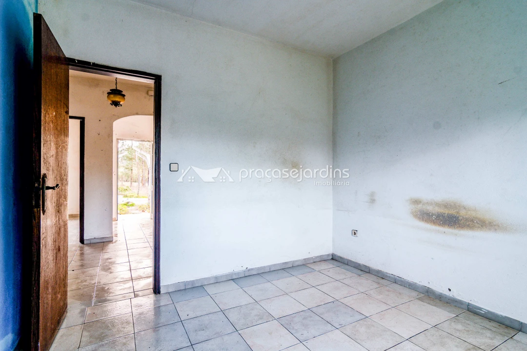 Moradia T3 para Venda em Rio de Couros e Casal dos Bernardos Foto 12